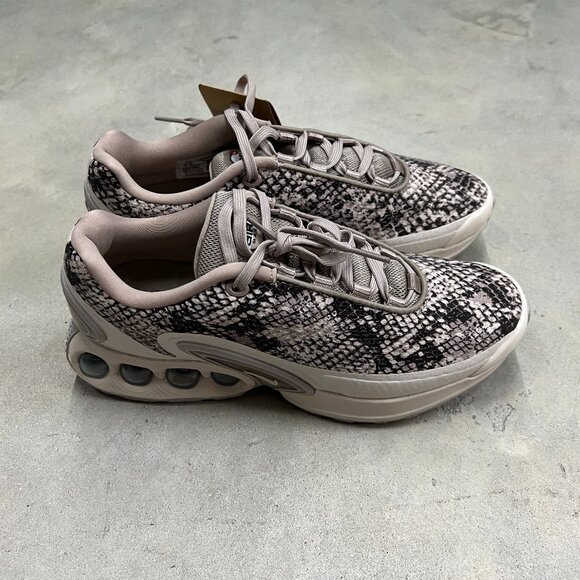 Nike Wmn's SIze 7 Air Max DN PRM Snakeskin Light Orewook Brown HF5512 200 - New - Picture 3 of 7